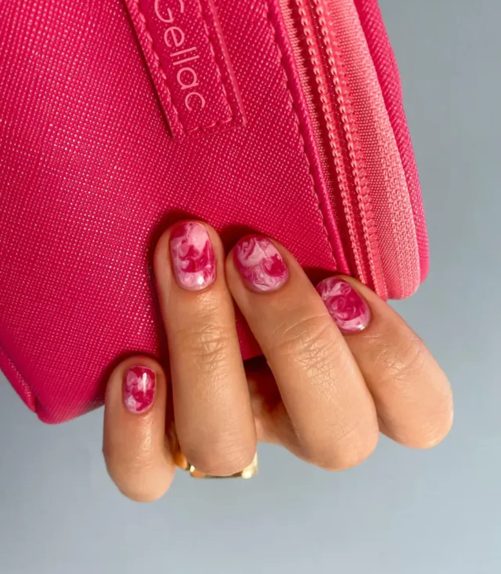 109 Lipstick Red - Image 4